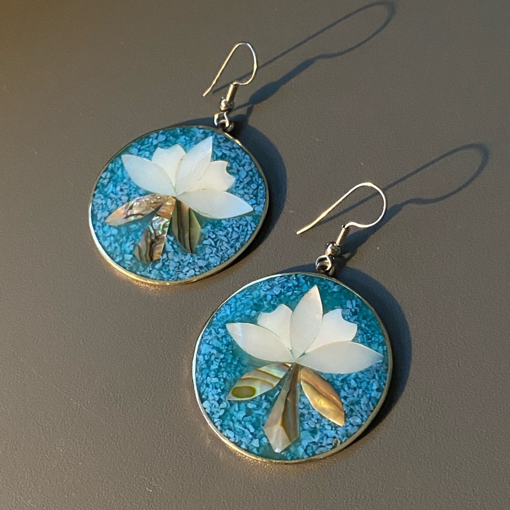Vintage Mother Of Pearl Abalone Silver Tone Earrings